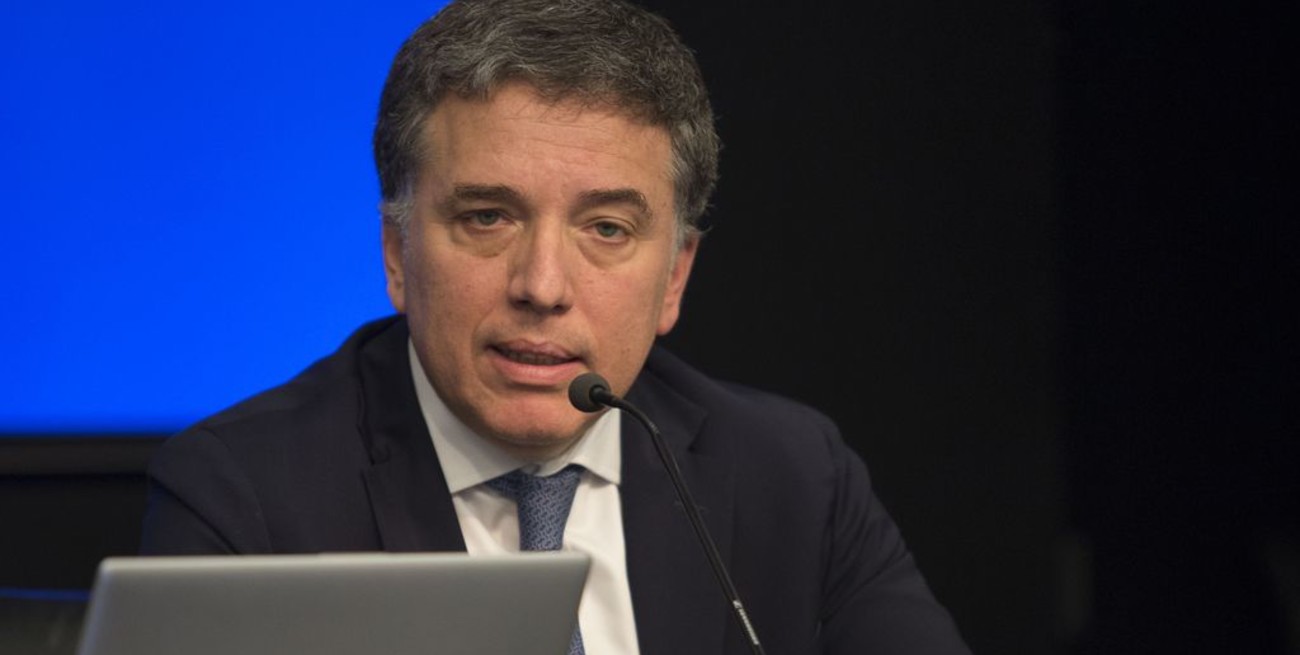 Dujovne afirmó que el acuerdo de precios "se va a cumplir" y remarcó que "no hay congelamiento"