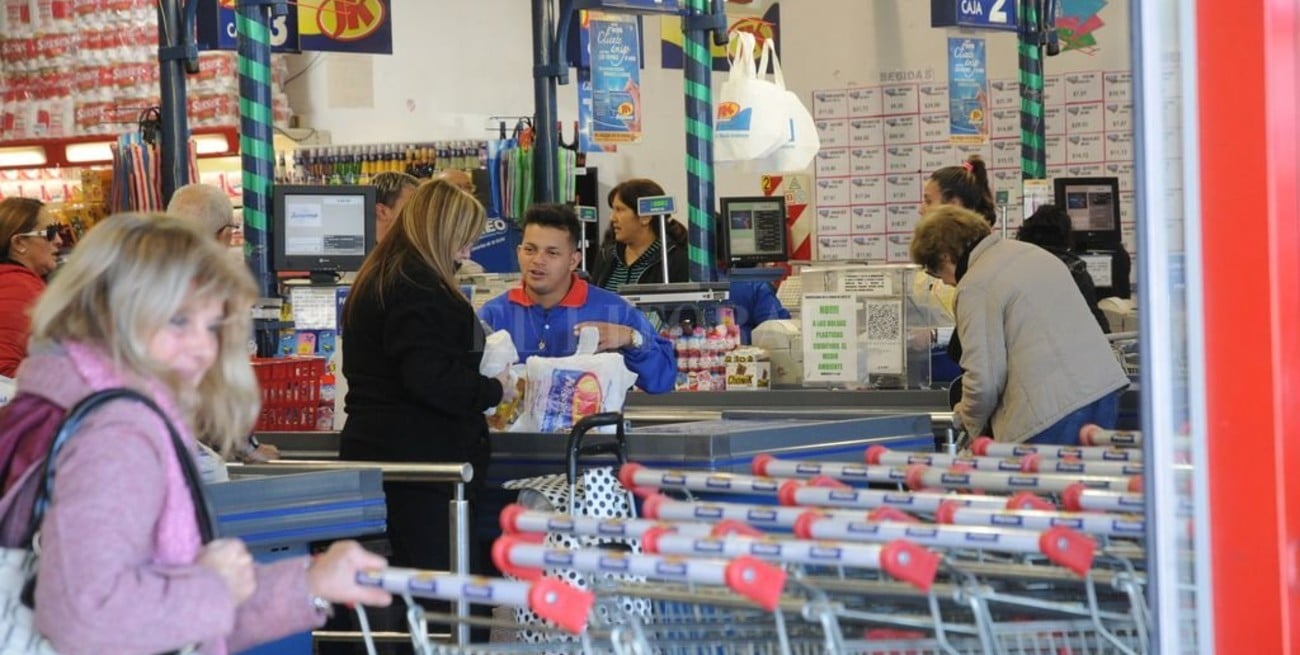 El gobierno convocó a los principales empresarios para que moderen la suba de precios