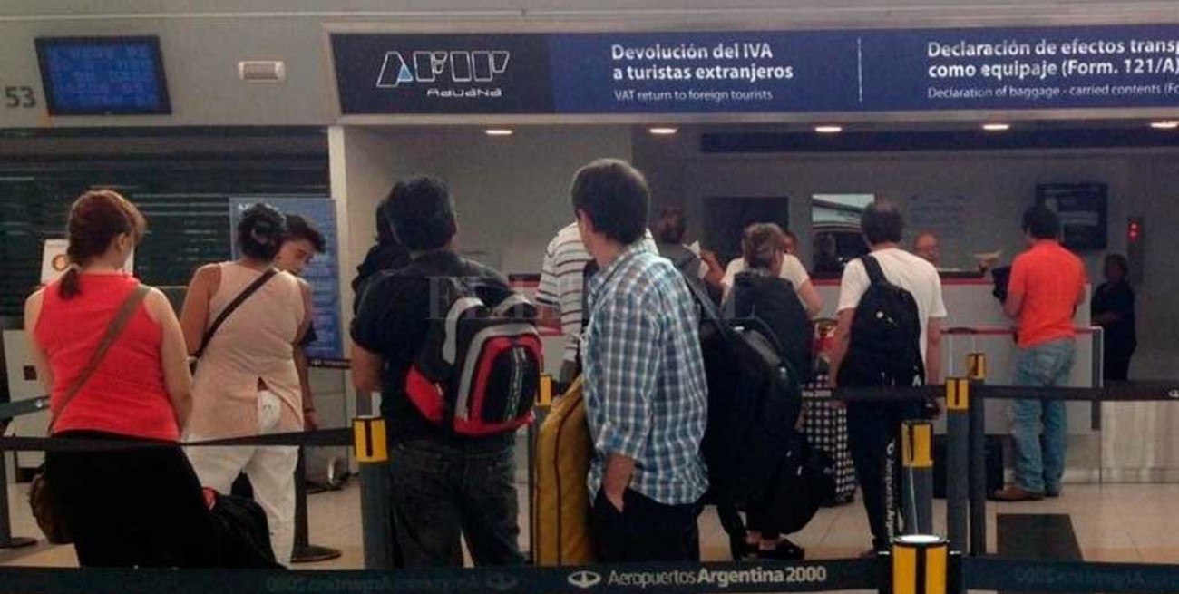 Elevan a 500 dólares la franquicia para traer productos del exterior