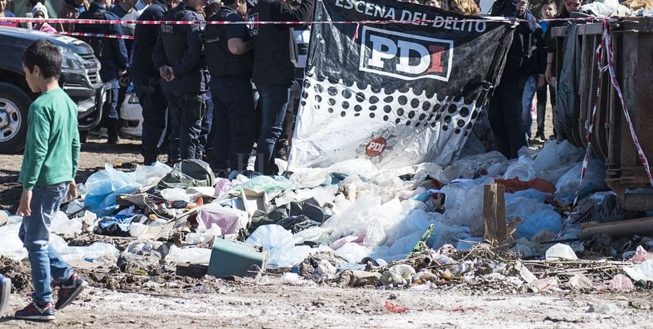 Encuentran un bebé recién nacido muerto en un contenedor de basura