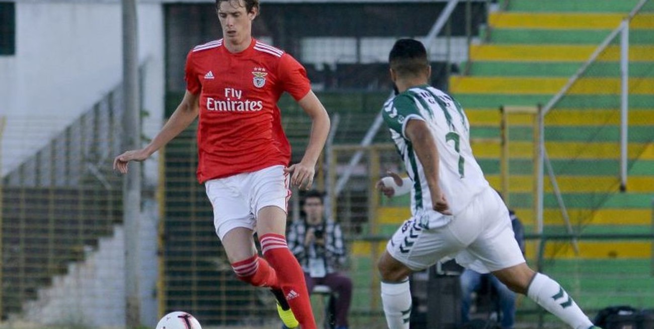 Video: Como en Colón, expulsaron a Conti en su debut con el Benfica en la liga