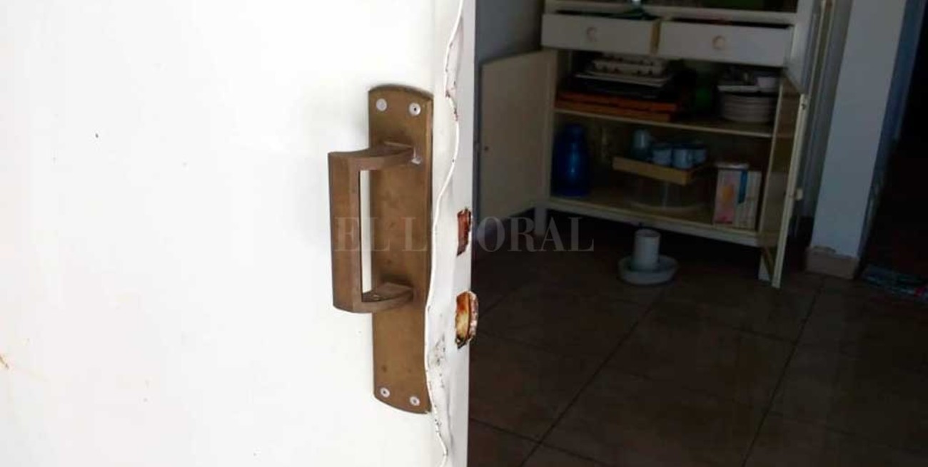 Robo y destrozos en una  casa de Altos del Sauce