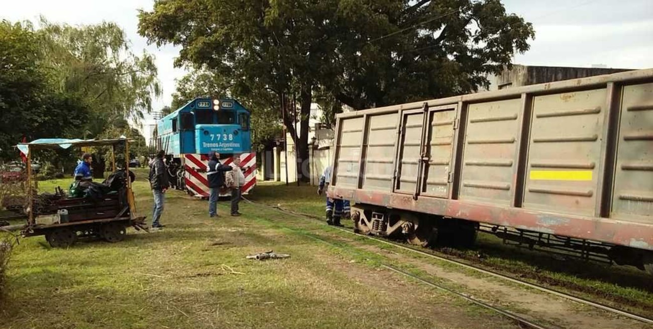 Descarriló el tren y generó problemas en Mariano Comas