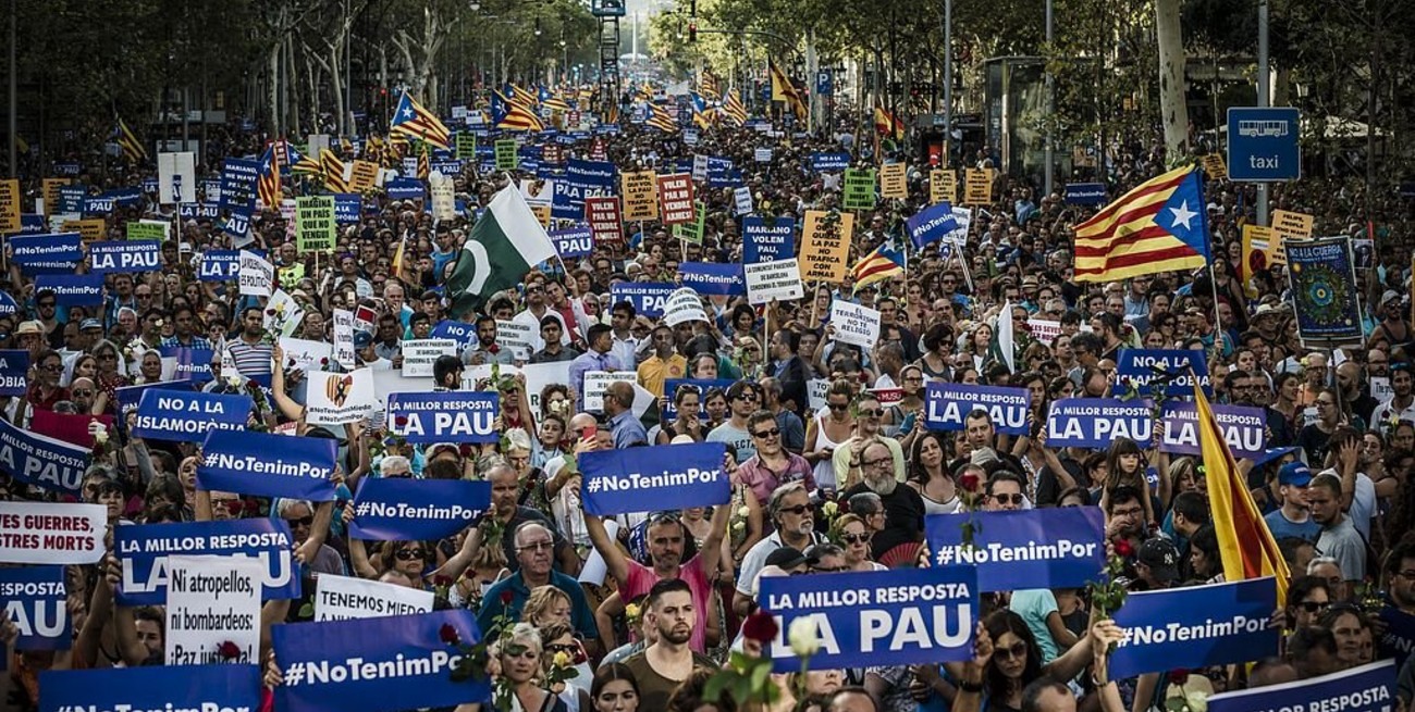 Medio millón de personas se manifestaron en Barcelona contra el terrorismo