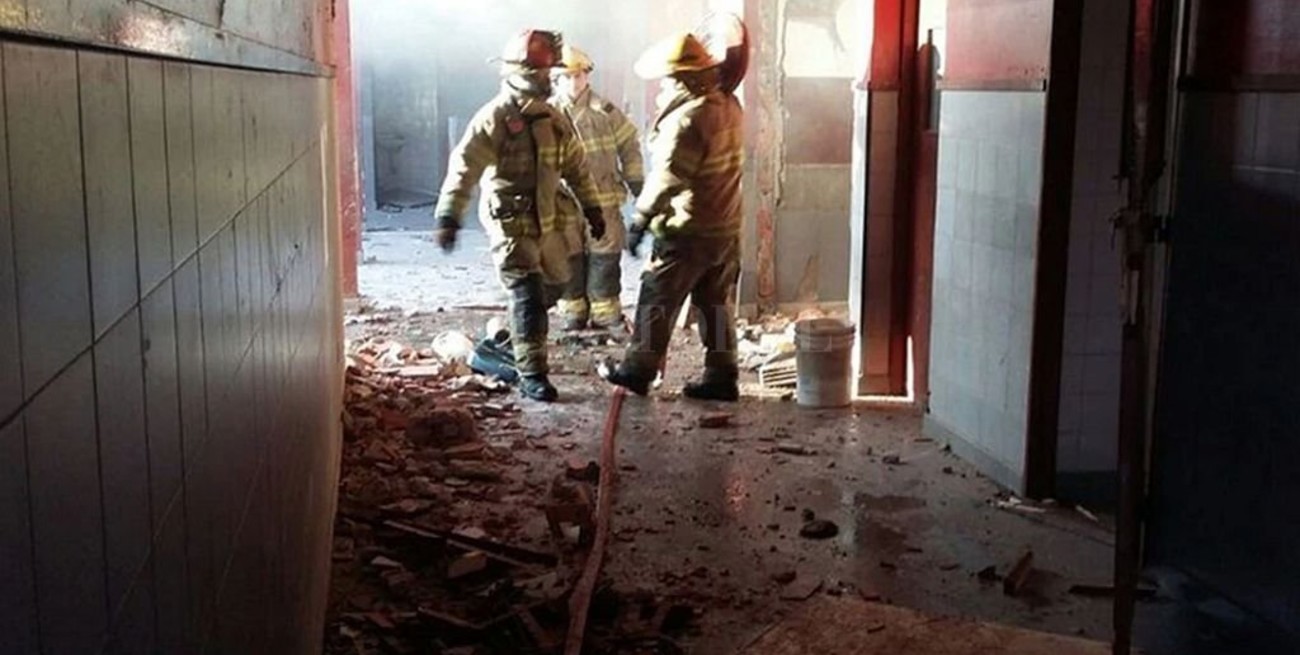 Aseguran que hubo 8 denuncias por pérdida de gas antes de la explosión en la escuela