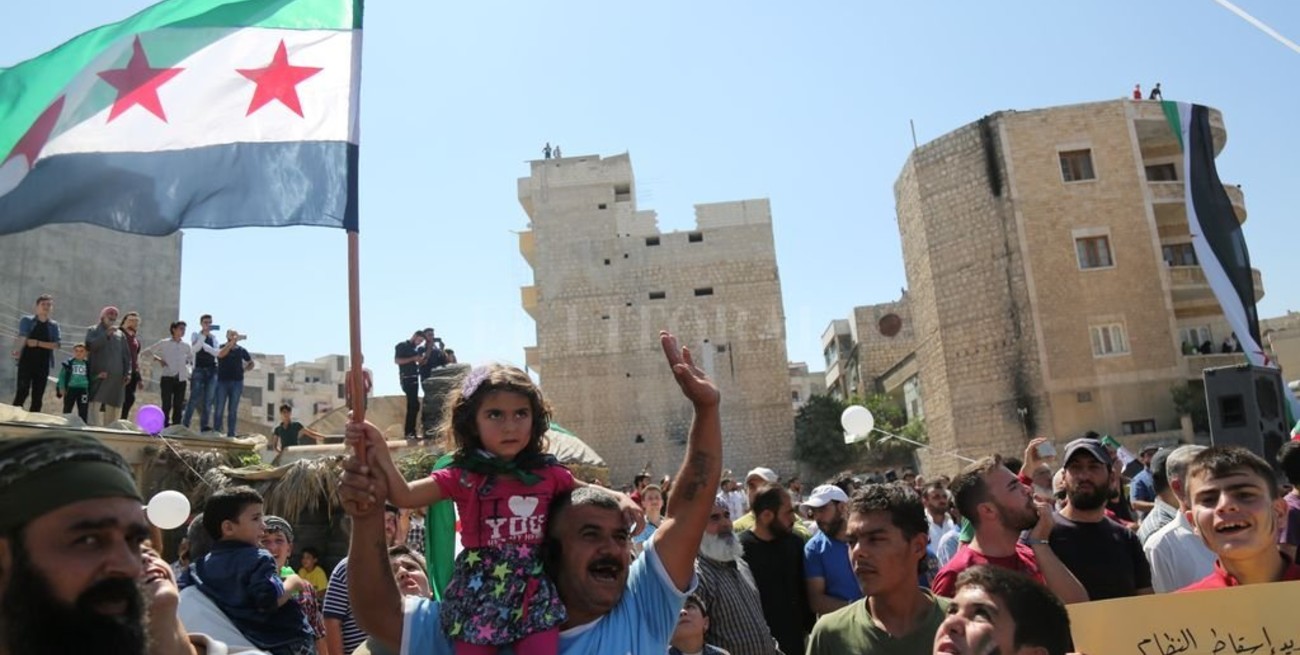 Ejército de Siria lanza intensos ataques contra Idlib 