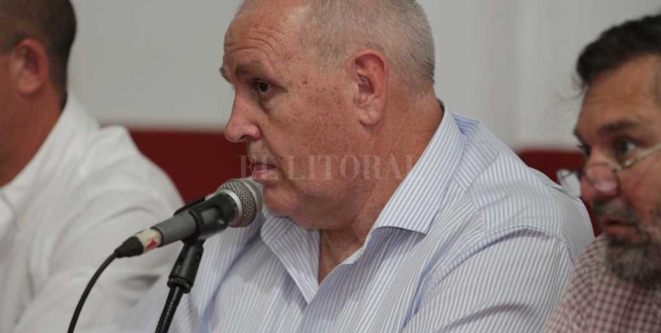 "Por vergüenza, Macri debería  pedirle la renuncia a Angelici"