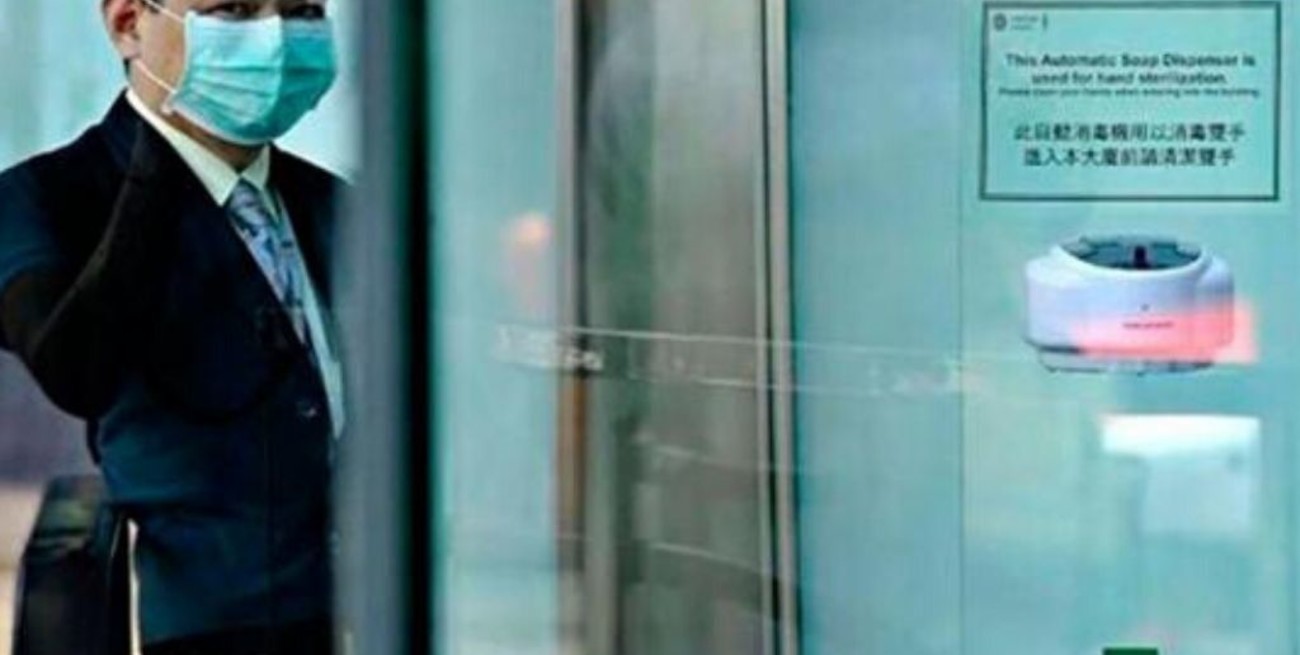 Brasil eleva alerta de salud a "peligro inminente" por coronavirus tras una posible infectada