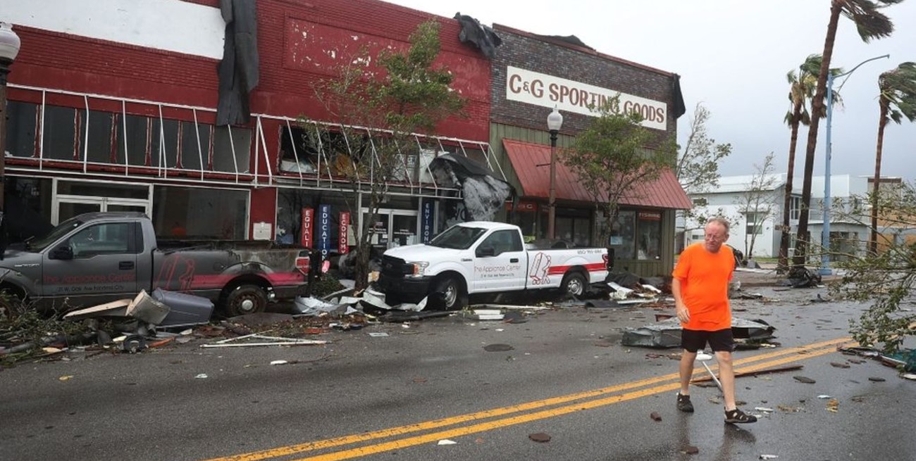 Destrucción y miedo: lo que dejó el paso del huracán "Michael" por Florida