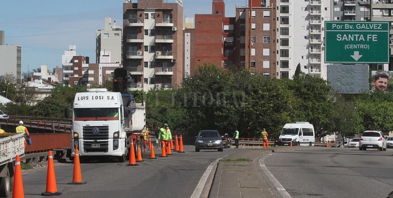 Coordinan el ordenamiento vehicular en la Ruta 168 por las obras de pavimentación