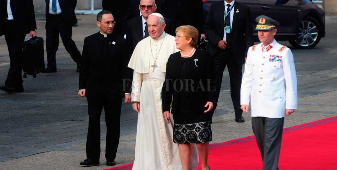 El Papa expresó su dolor por los abusos cometidos por sacerdotes