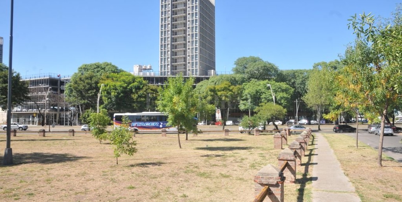 Comenzó el proceso de subasta de los terrenos nacionales de Av. Alem y de Bº Candioti Sur