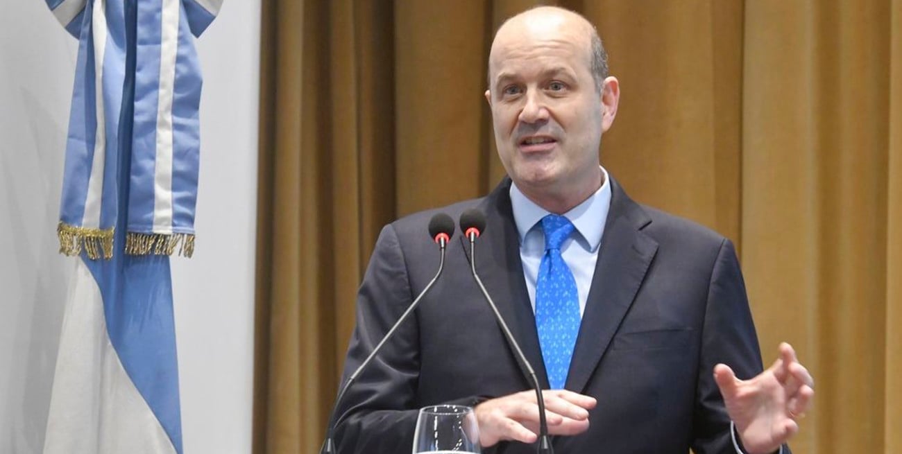 Sturzenegger rechazó que haya habido una corrida cambiaria 