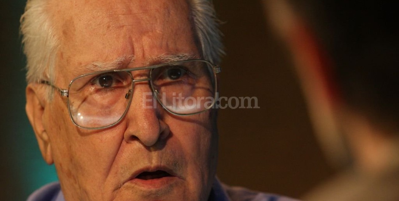 Murió Carlos Aurelio Martínez