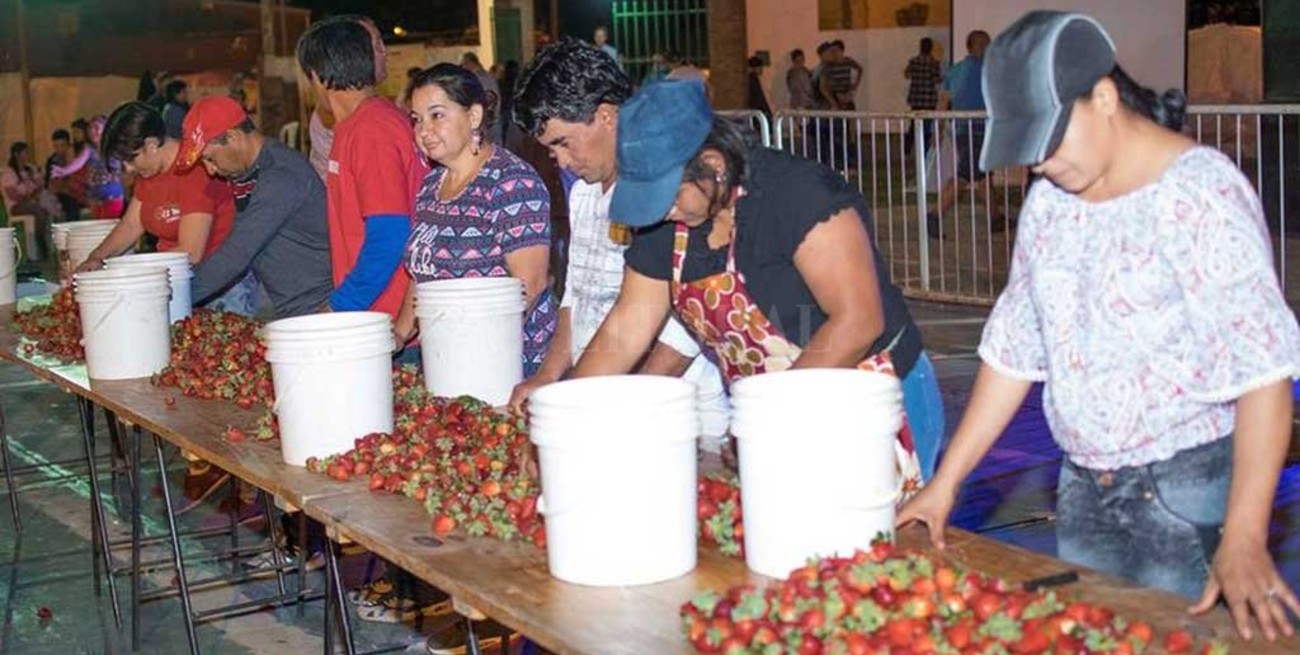 Desvío Arijón vuelve a rendir homenaje a los productores de frutillas 