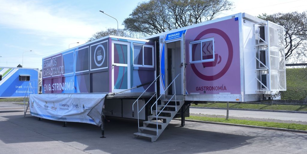 Santa Fe recibió una nueva aula móvil de gastronomía 