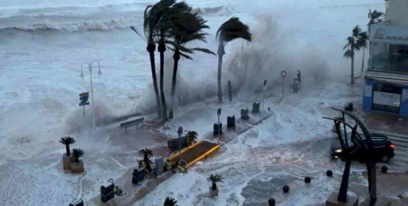 Fuerte temporal en España: hay siete muertos, ríos desbordados y playas destrozadas