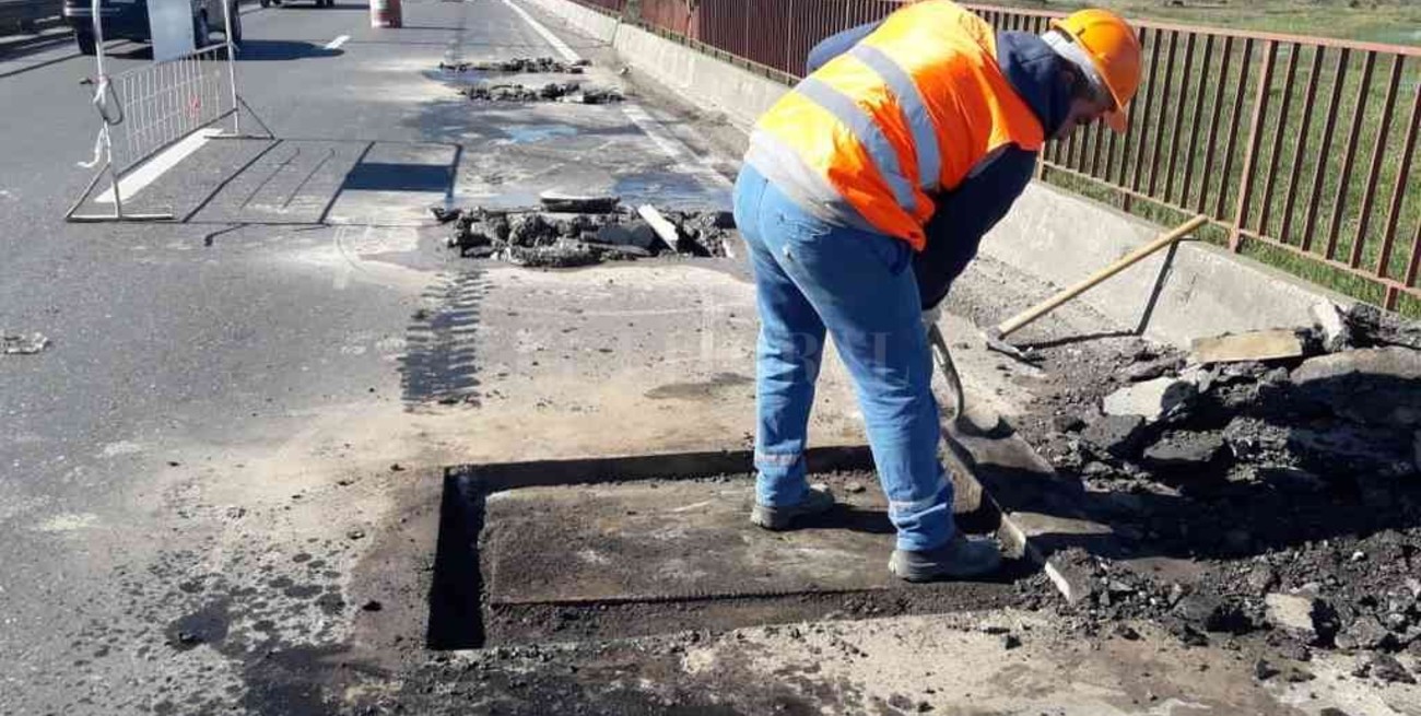 Reducción de calzada en Ruta 168 por trabajos de Aguas Santafesinas