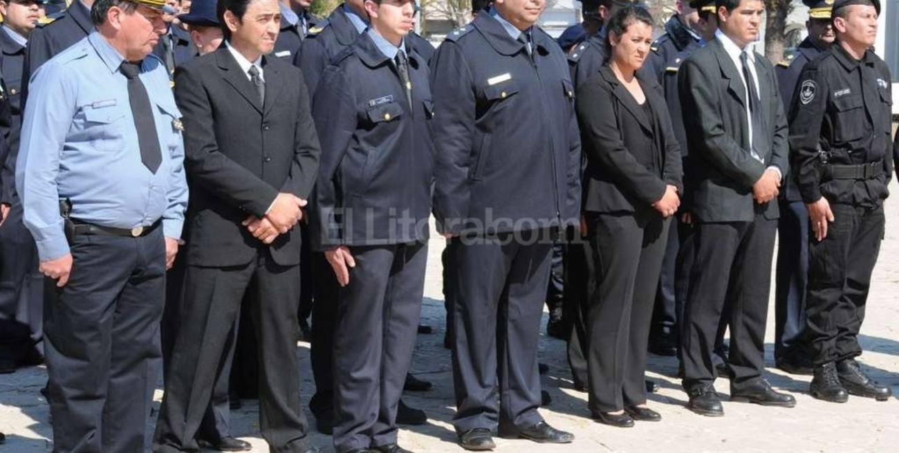 Pagan retroactivo a policías