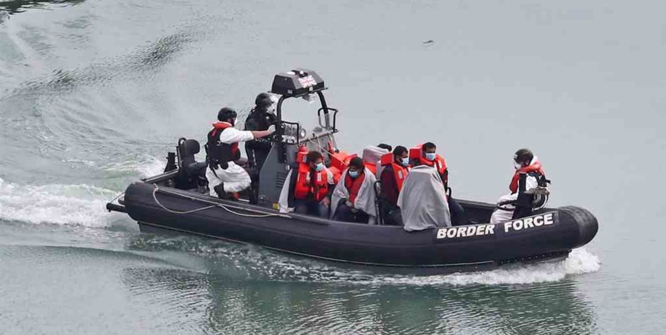 Más de 400 inmigrantes cruzaron el Canal de la Mancha en un día