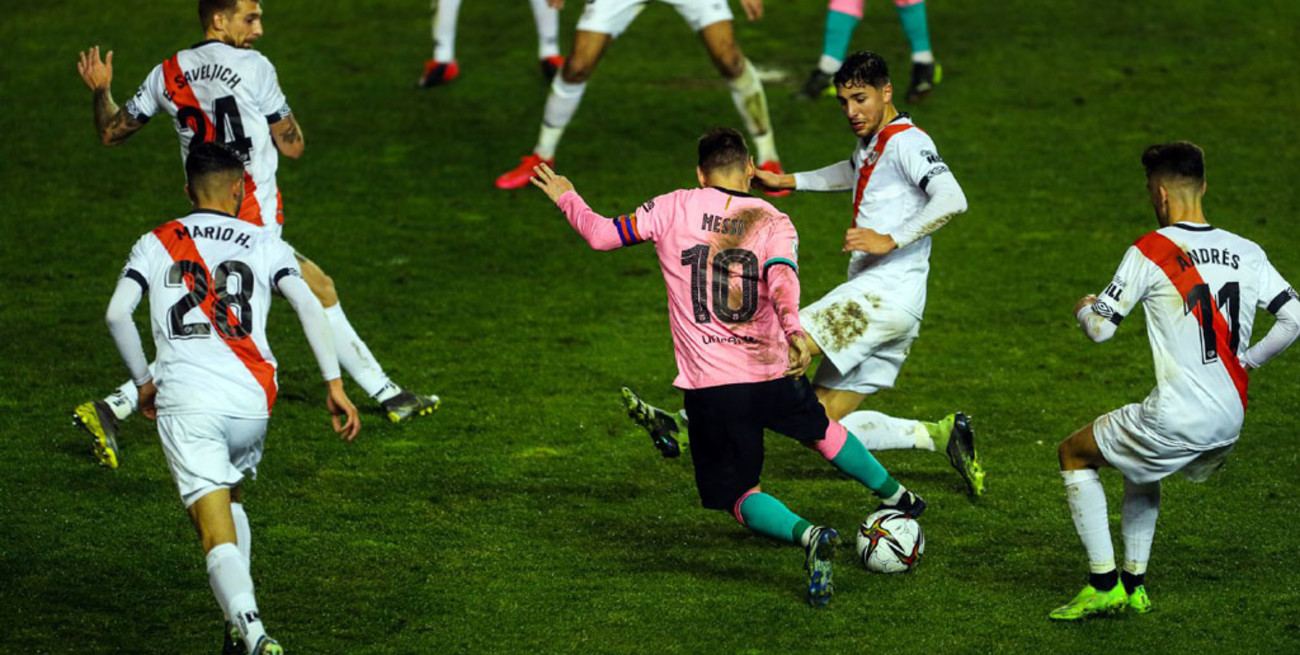 Koeman: "No veo a Messi con otra camiseta"