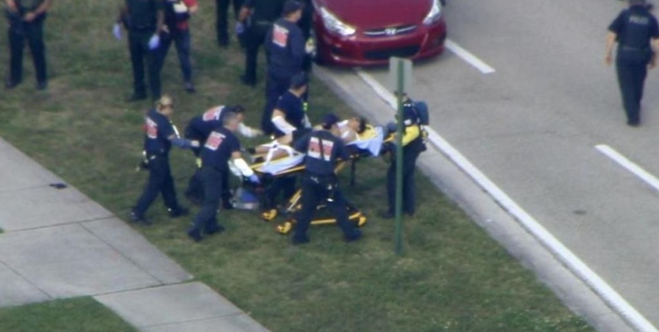 Al menos dos muertos y más de 20 heridos en un tiroteo en Florida