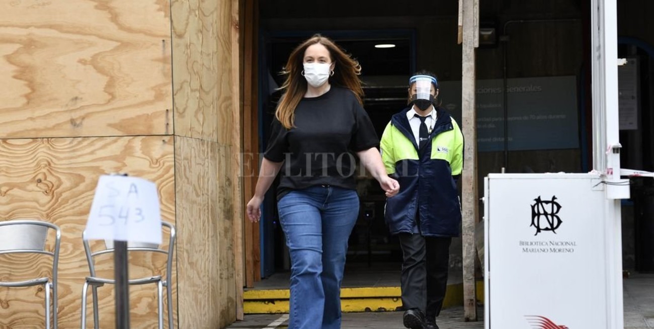 Votó Vidal: "Va a ser un buen día si todos los argentinos van a las urnas"