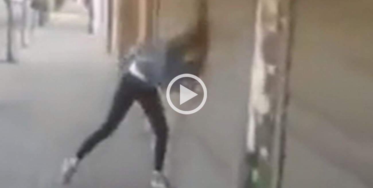 Video: intentó ahorcar a su novio y después se golpeó la cabeza para acusarlo de violento