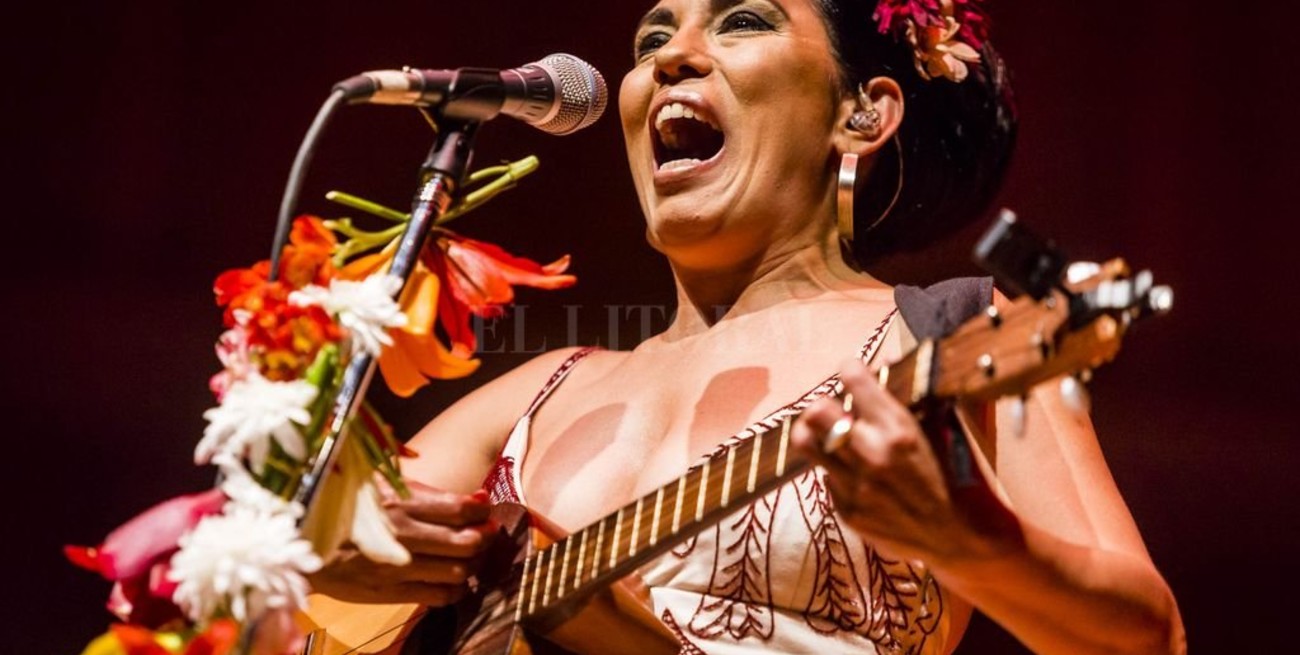 La Charo y María Mulata llegan a Santa Fe