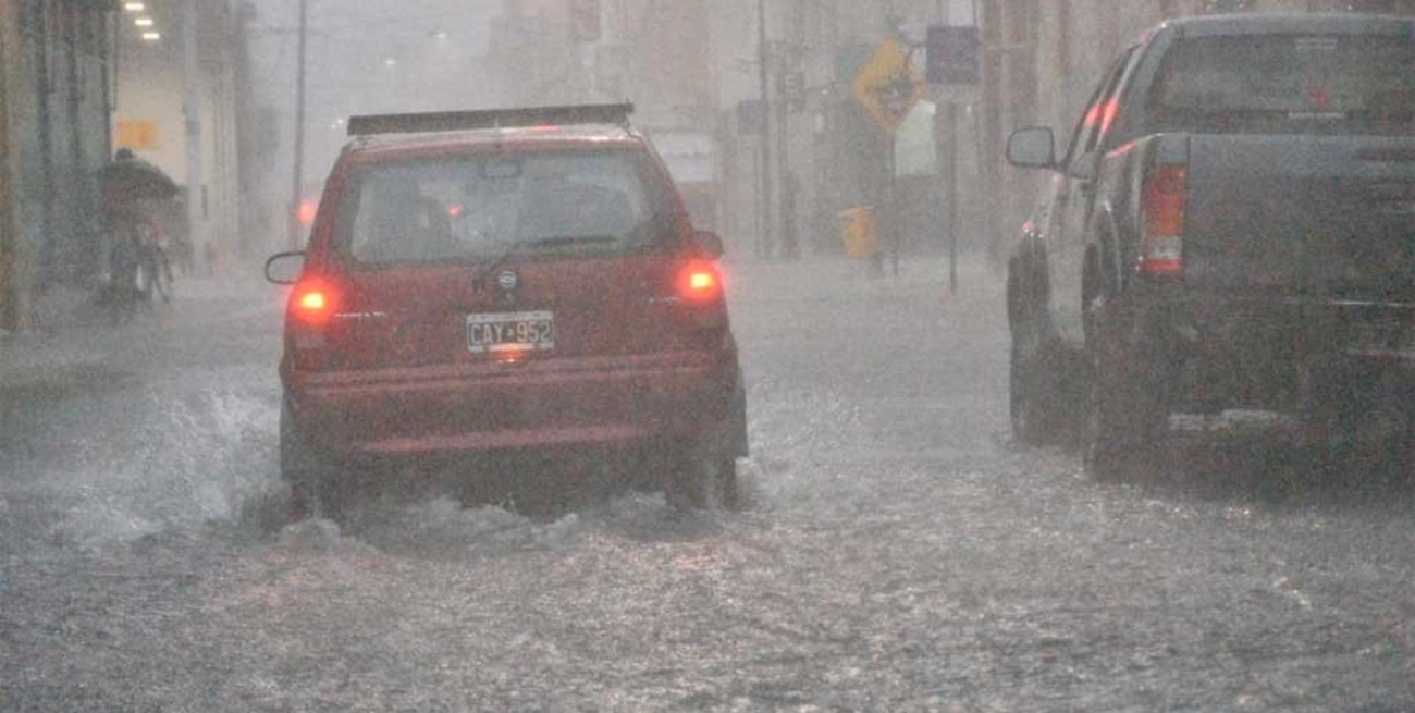 Fuerte tormenta y complicaciones en la ciudad de Santa Fe