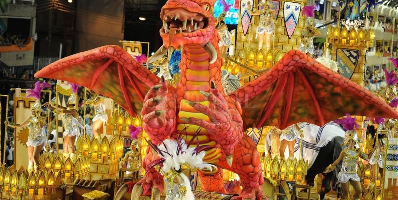 Bolsonaro se declara en "guerra" ante el Carnaval de Brasil