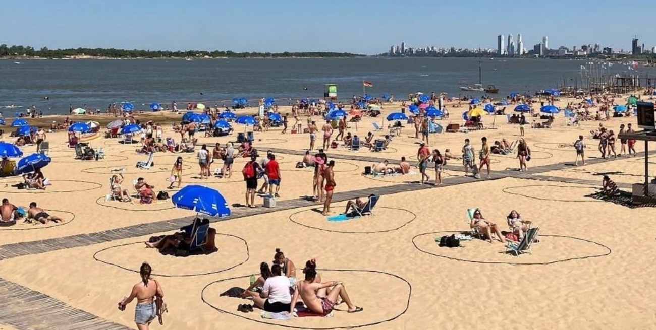 El crecimiento del río Paraná en Rosario redujo 25 metros las playas y complicó el distanciamiento