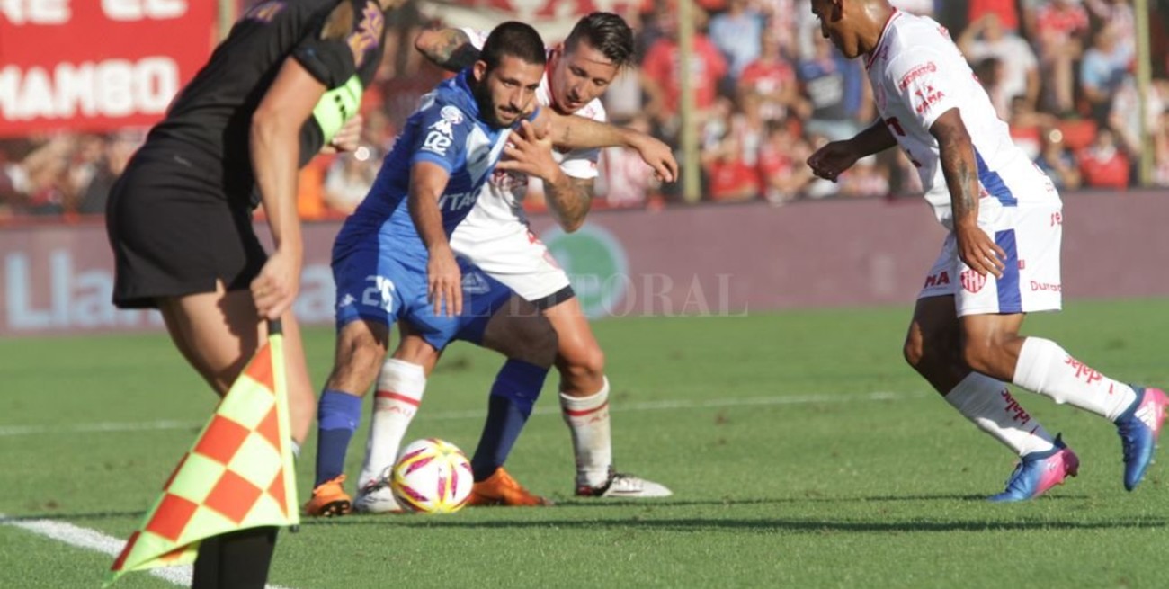 Se probó con otros nombres y hasta cambio de esquema