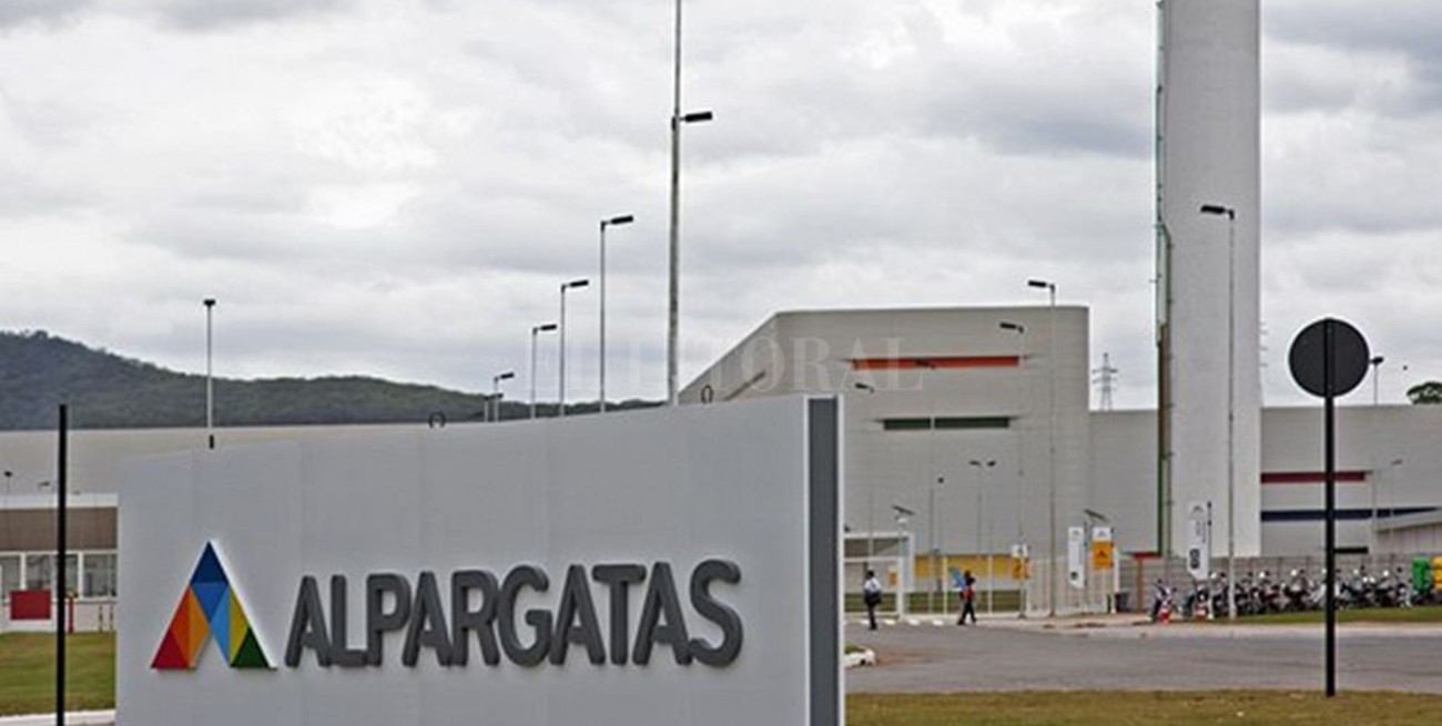 Alpargatas le vendió Topper a un empresario que es socio de Neymar y Ronaldo