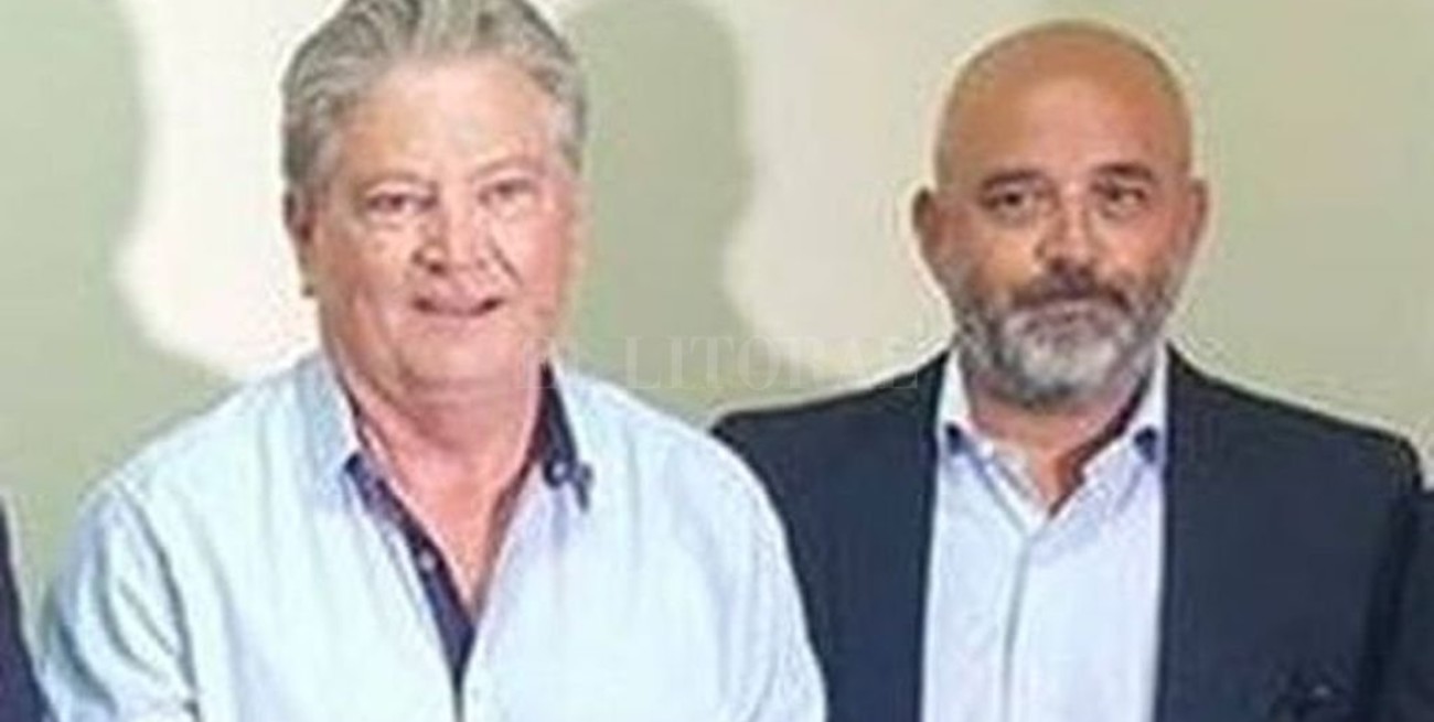 Radicales discuten en redes