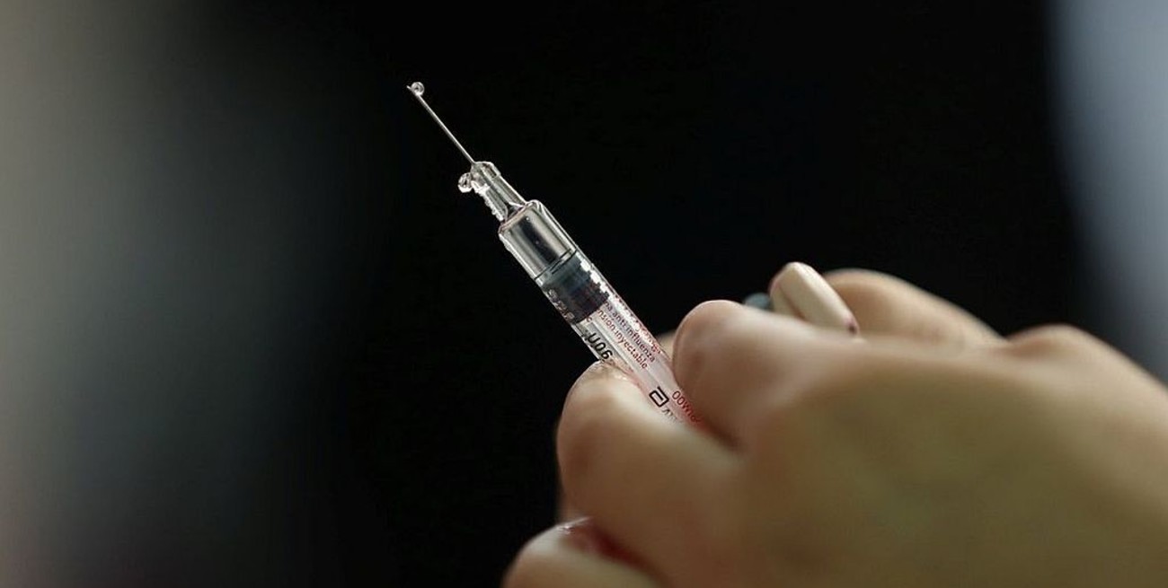 La vacuna de Moderna contra el coronavirus mostró altos niveles de anticuerpos en adultos mayores