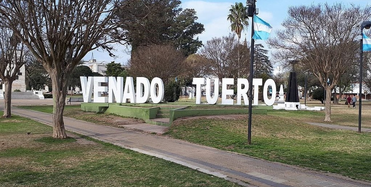 Venado Tuerto: volvió un nene que se quedó solo en Neuquén tras la muerte de su mamá