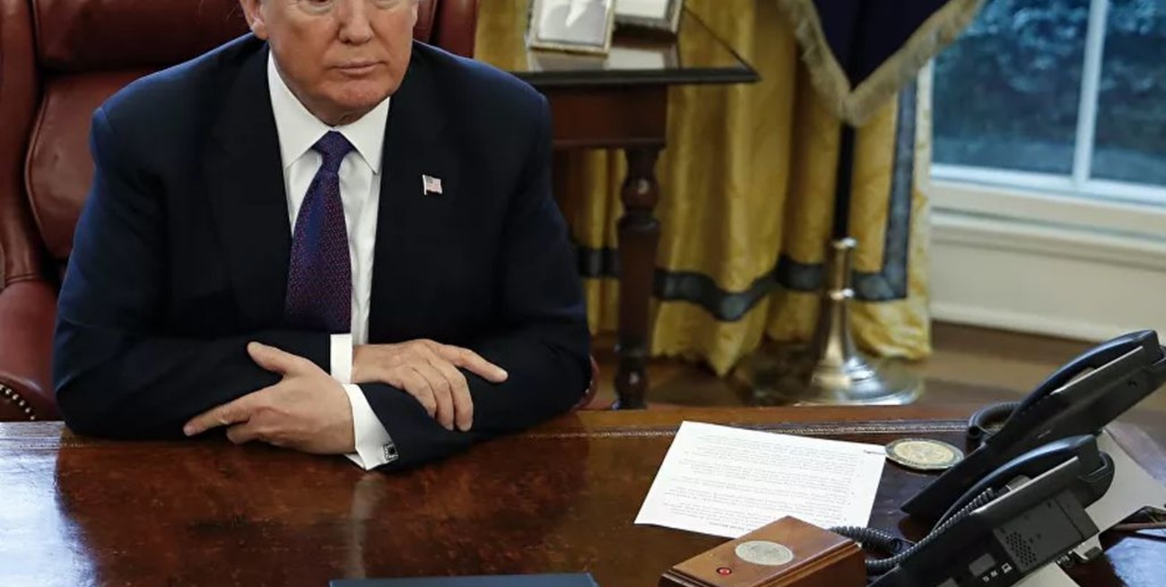 Biden cambió de lugar el "botón rojo" que Trump usaba para pedir Coca Cola