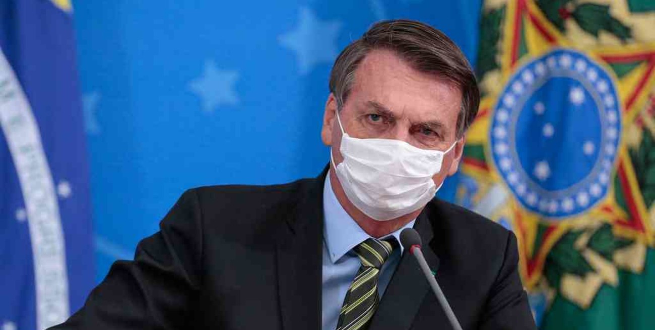 Bolsonaro tildó de "mentira" que la Amazonía esté ardiendo