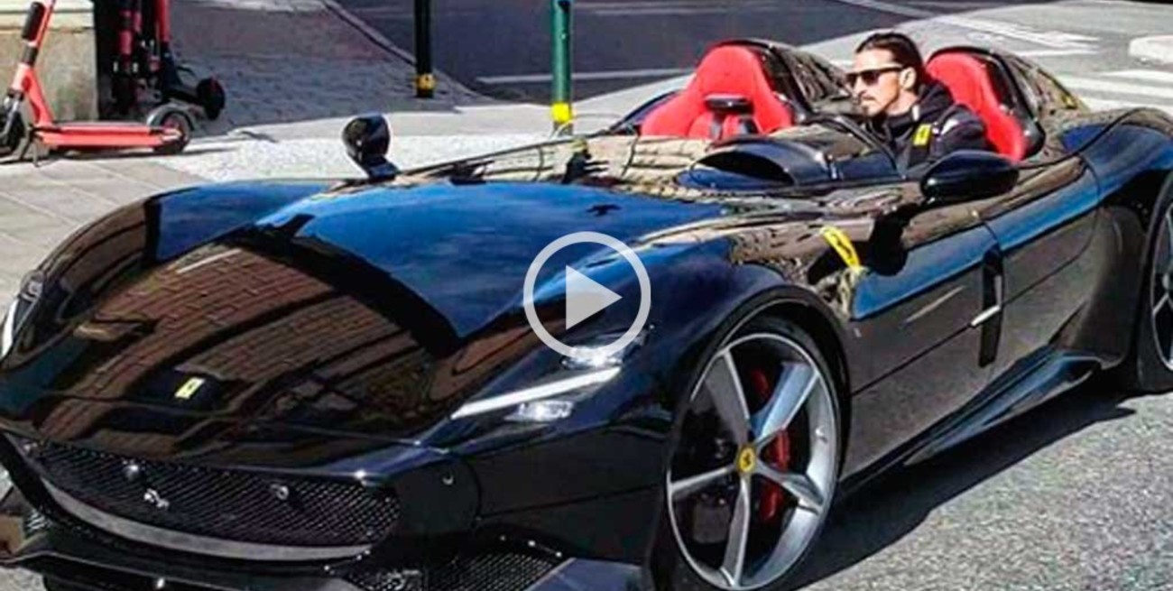 Descubren a Zlatan Ibrahimovic manejando una Ferrari "floja de papeles"