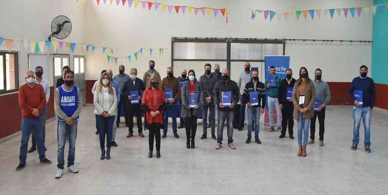 Avanza con la implementación del boleto educativo rural