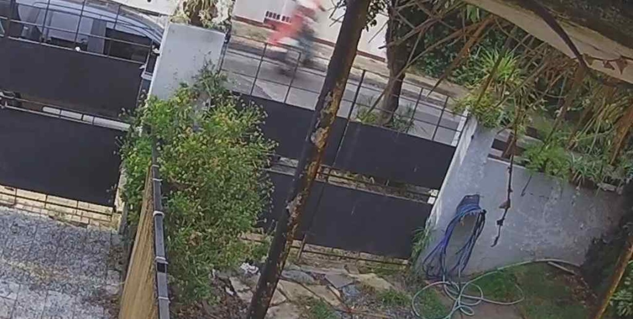 Hacía "Willy" con su moto en contramano, atropelló y dejó en coma a un joven y está libre 