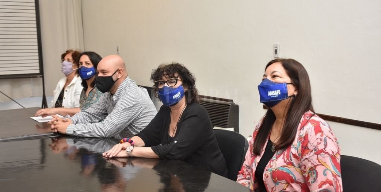 Gremios reclaman paritarias y rechazan decisiones unilaterales