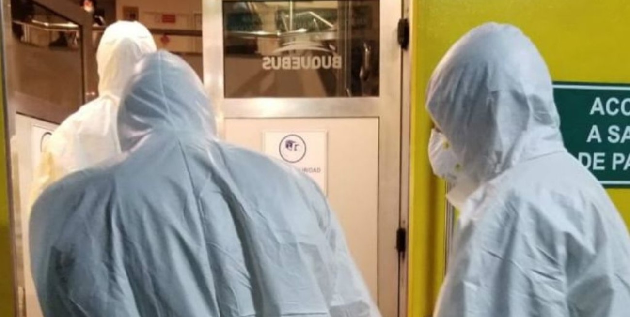 Procesaron al joven que volvió al país en Buquebus con síntomas de coronavirus