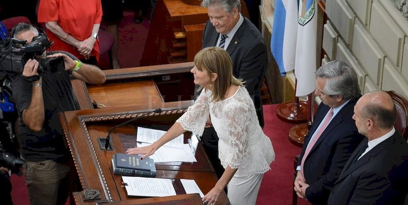 El cariñoso saludo entre Perotti y Rodenas tras la jura