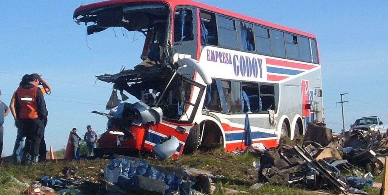Vuelco en la ruta 2: el inevitable paralelismo con la tragedia del colegio Ecos