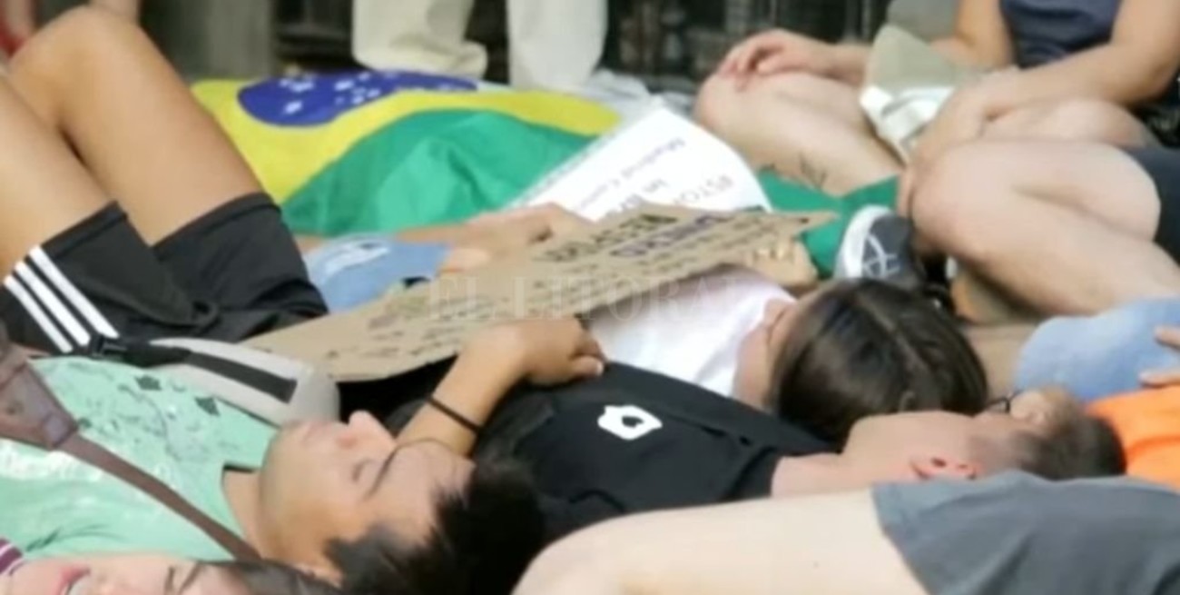 Incendios en el Amazonas provocan protestas contra Bolsonaro en varios países