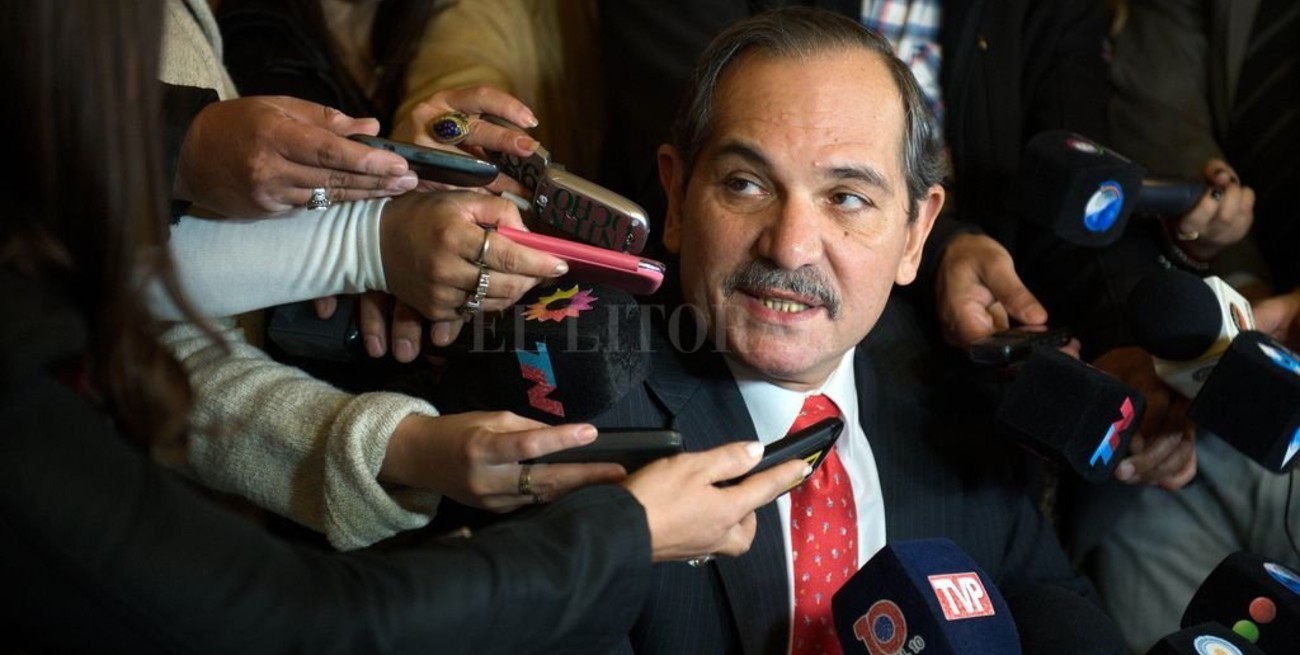 Alperovich negó "enfáticamente" haber violado a su sobrina