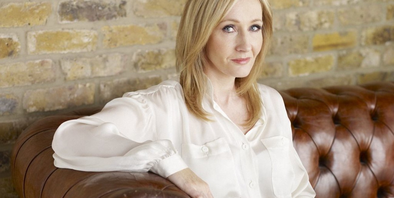 J. K. Rowling anunció que tuvo coronavirus