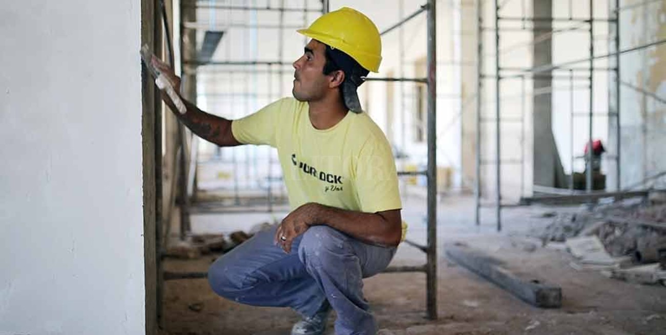 Estación Belgrano: reparan parte de la planta alta para instalar un auditorio